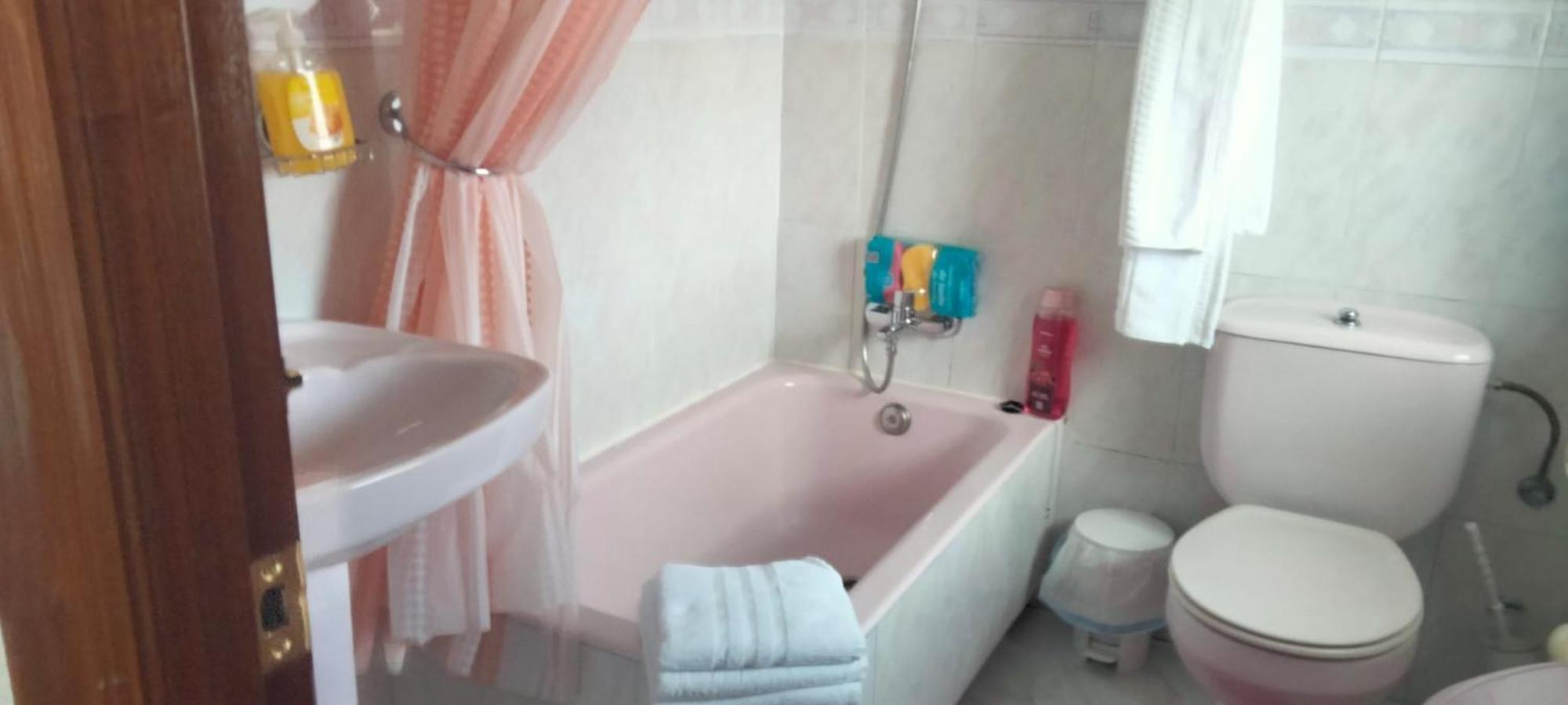 Apartamentos Turisticos El Ponton Arnuero Luaran gambar