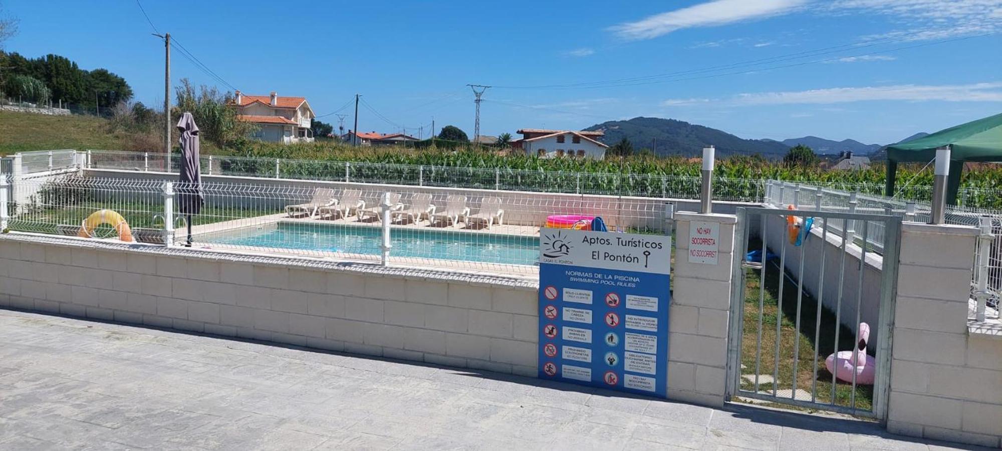 Apartamentos Turisticos El Ponton Arnuero Luaran gambar