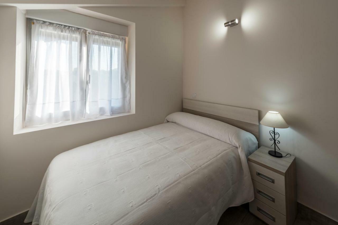 Apartamentos Turisticos El Ponton Arnuero Luaran gambar