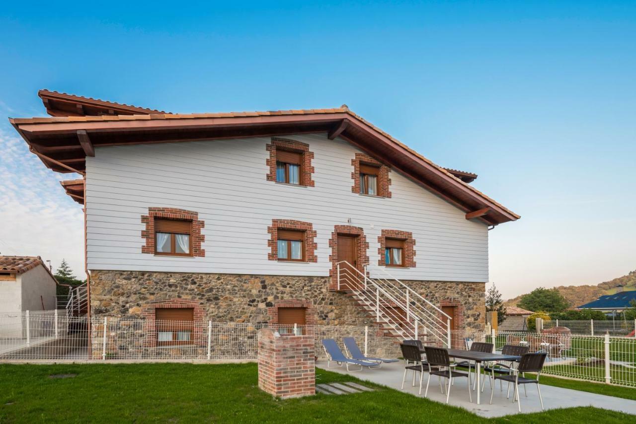 Apartamentos Turisticos El Ponton Arnuero Luaran gambar
